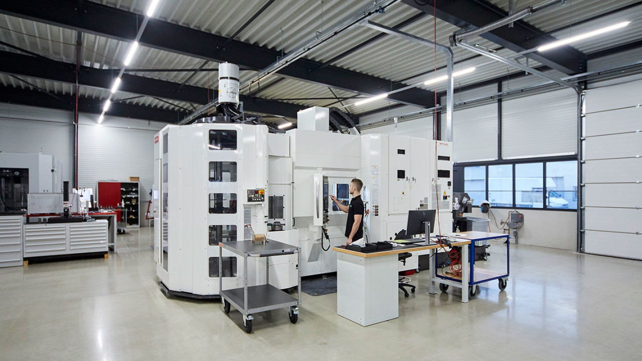 MRB Fijnmetaalbewerking B.V. VALKENSWAARD afbeelding 1